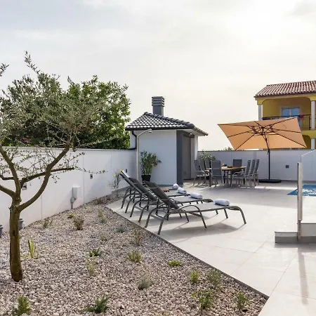 וילה Peaceful In Istria With Swimming Pool *